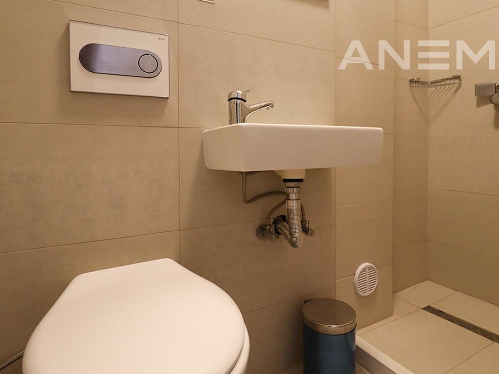 Zyre me qira me 4 hapësira pune në Arbëri