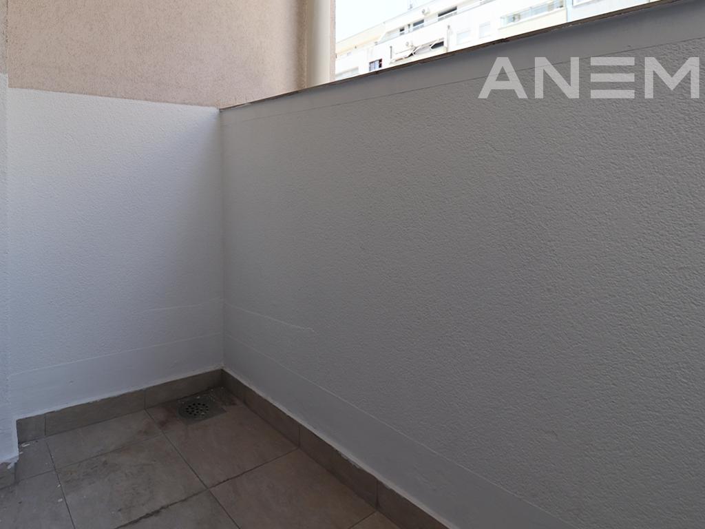 Zyre me qira me 4 hapësira pune në Arbëri