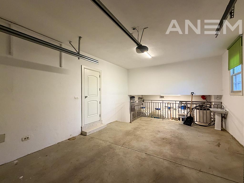 Shtëpi me qira 423m² në Fshatin Amerikan