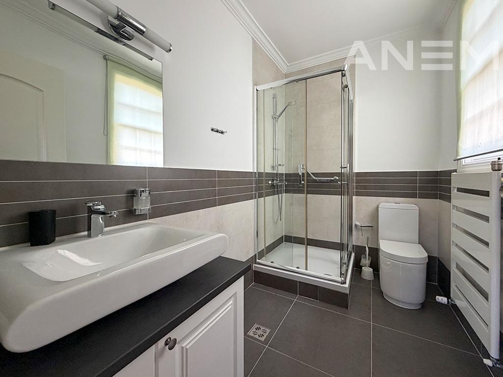 Shtëpi me qira 423m² në Fshatin Amerikan