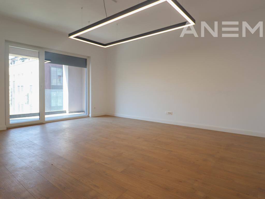 Zyre me qira me 3 hapësira pune në Aktash