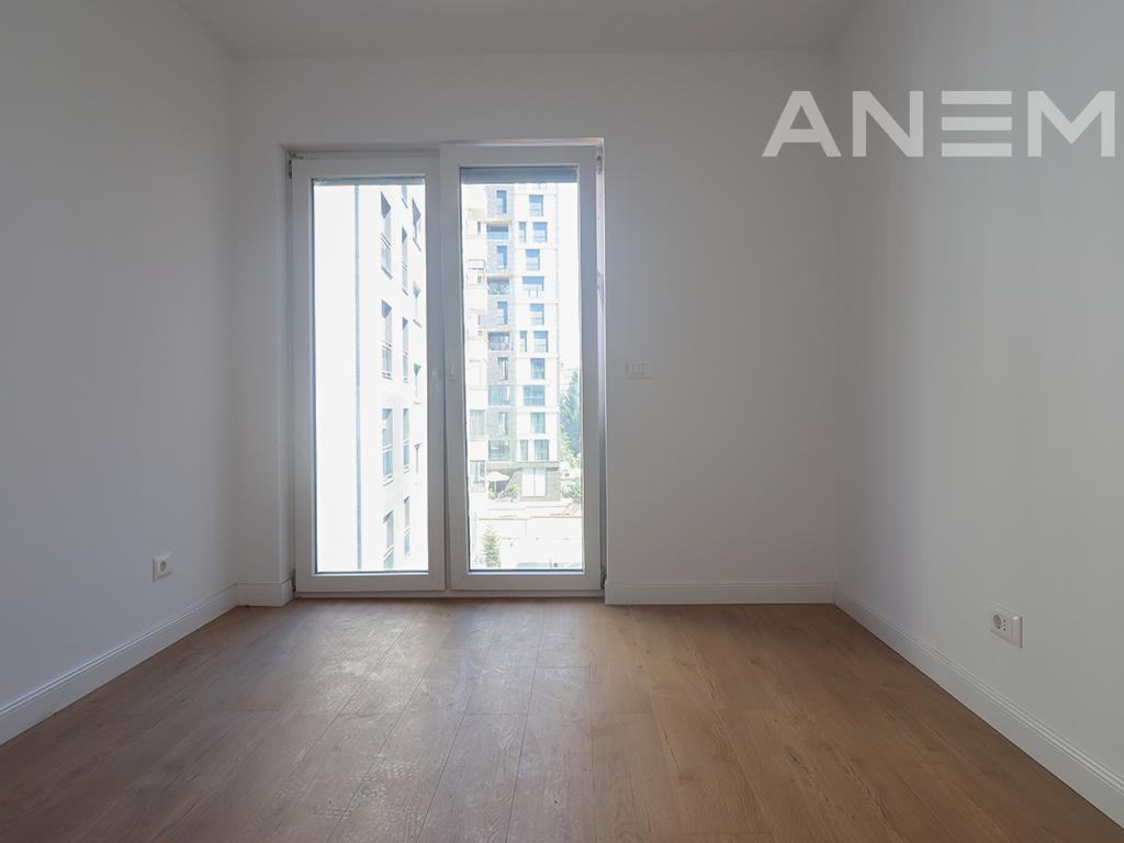 Zyre me qira me 3 hapësira pune në Aktash