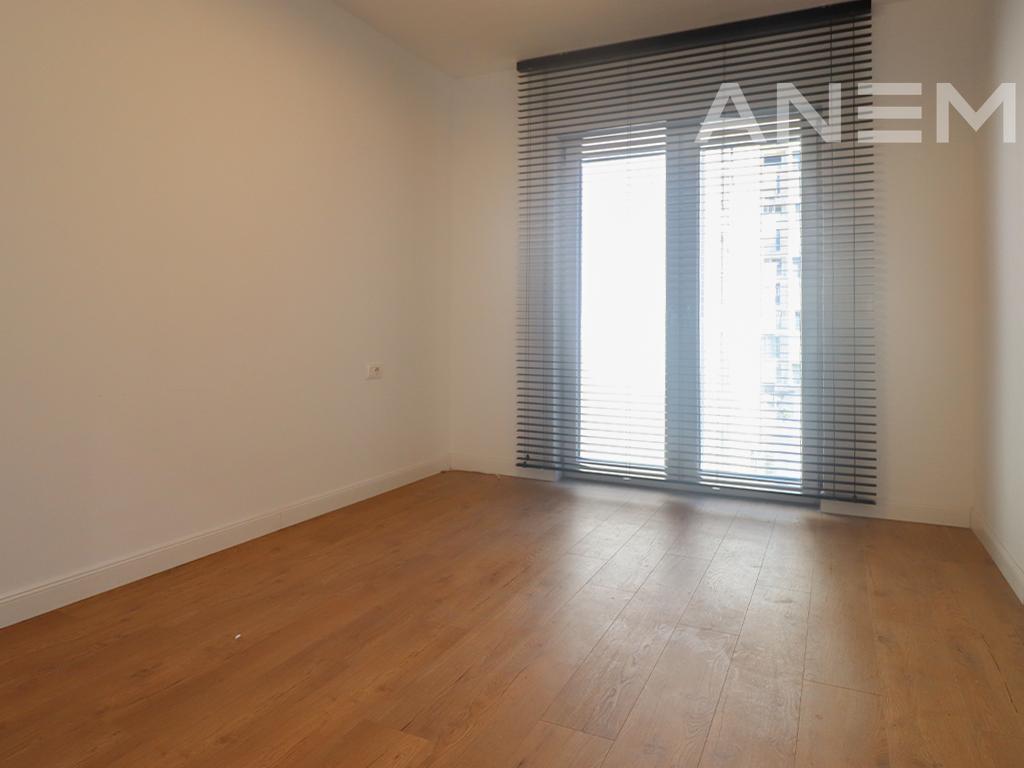 Zyre me qira me 3 hapësira pune në Aktash