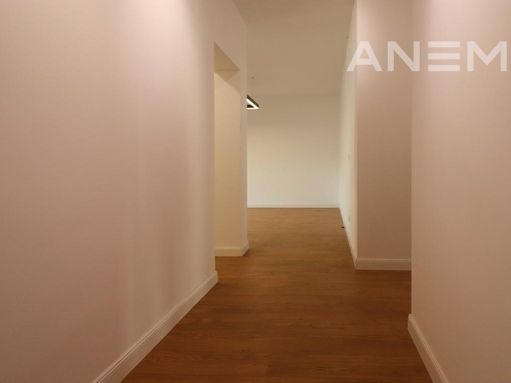 Zyre me qira me 3 hapësira pune në Aktash