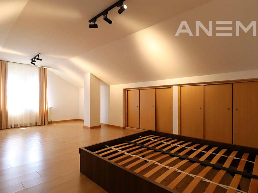 Shtëpi në shitje 320m² në Bregun e Diellit