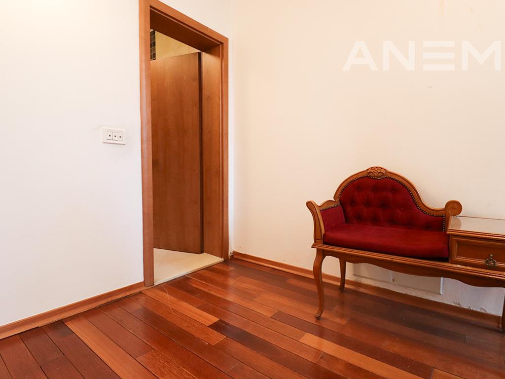 Shtëpi në shitje 410m² në Bregun e Diellit