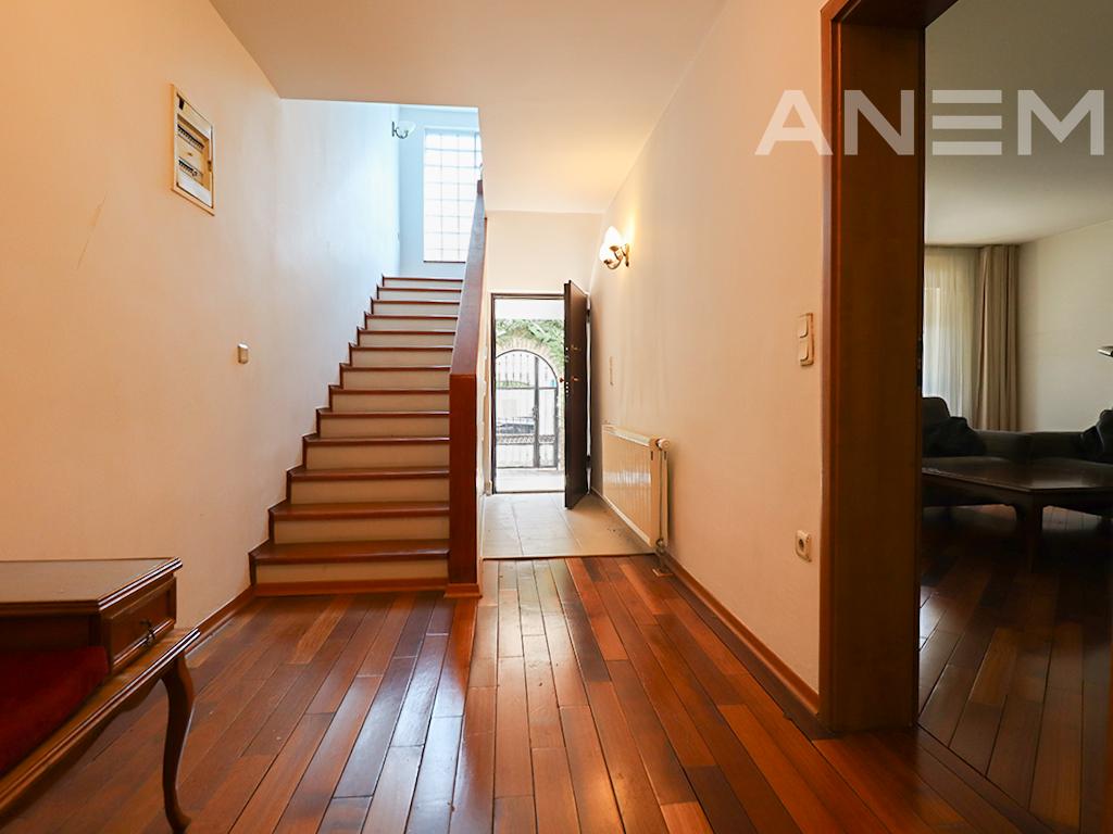 Shtëpi në shitje 410m² në Bregun e Diellit