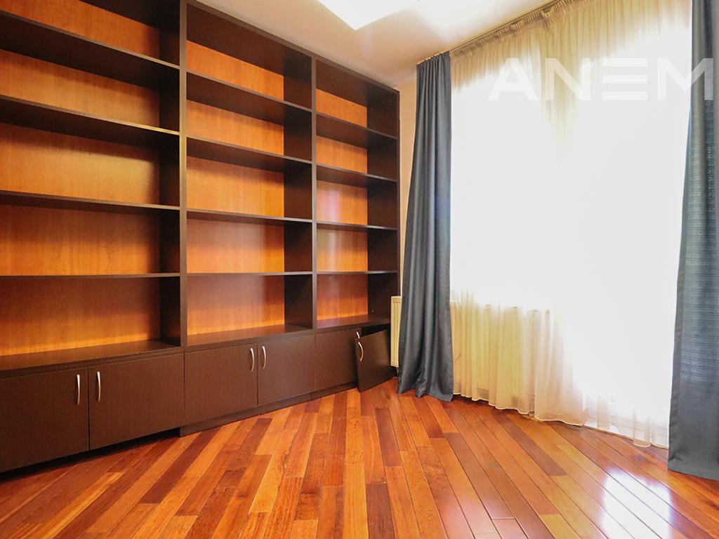 Shtëpi në shitje 410m² në Bregun e Diellit