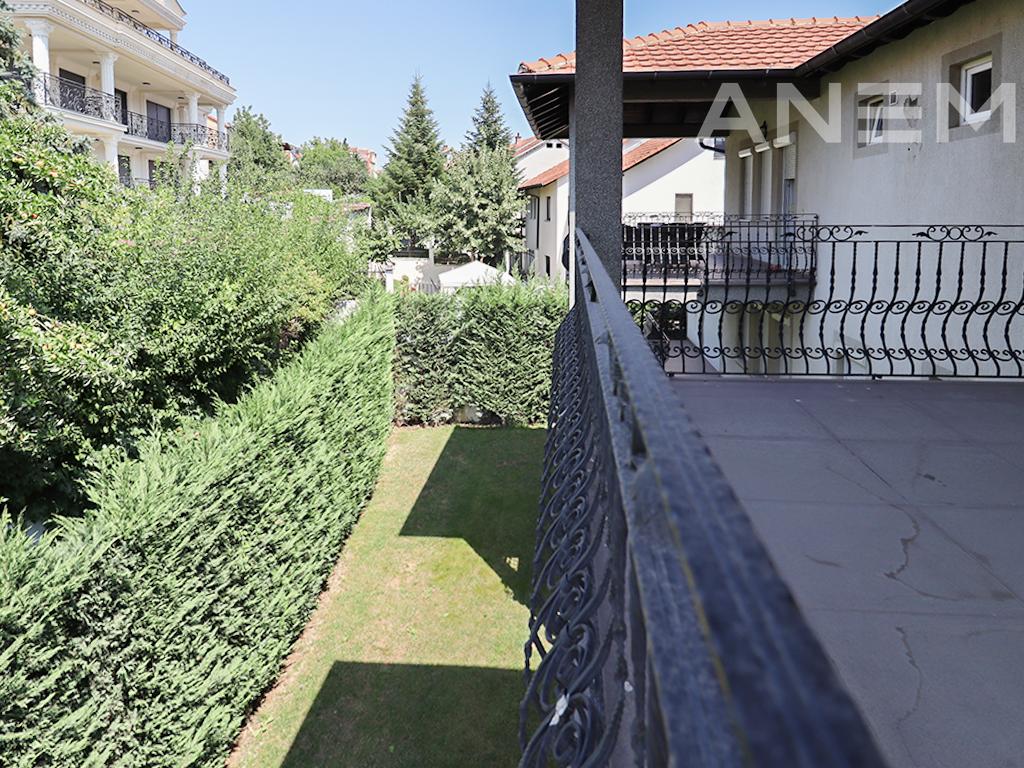 Shtëpi në shitje 410m² në Bregun e Diellit