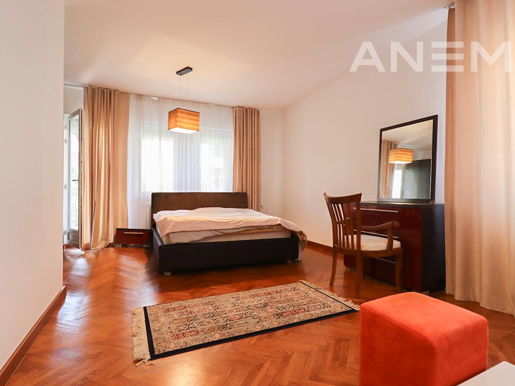 Shtëpi në shitje 410m² në Bregun e Diellit