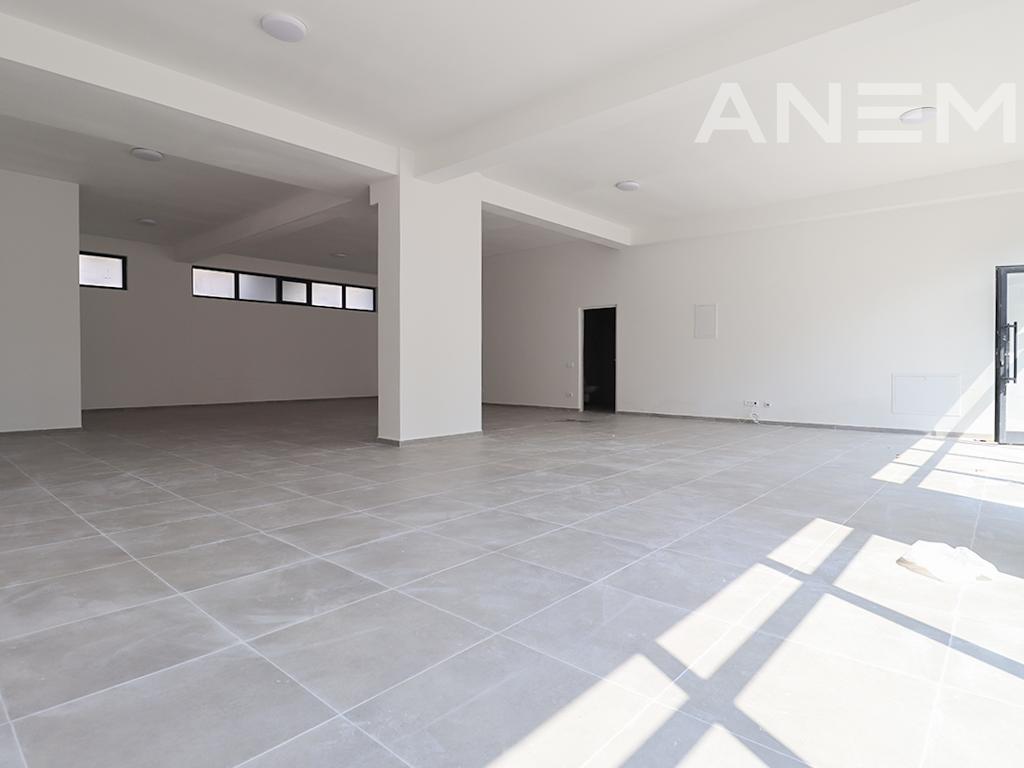 Lokal në shitje 246m² në Rrugën C