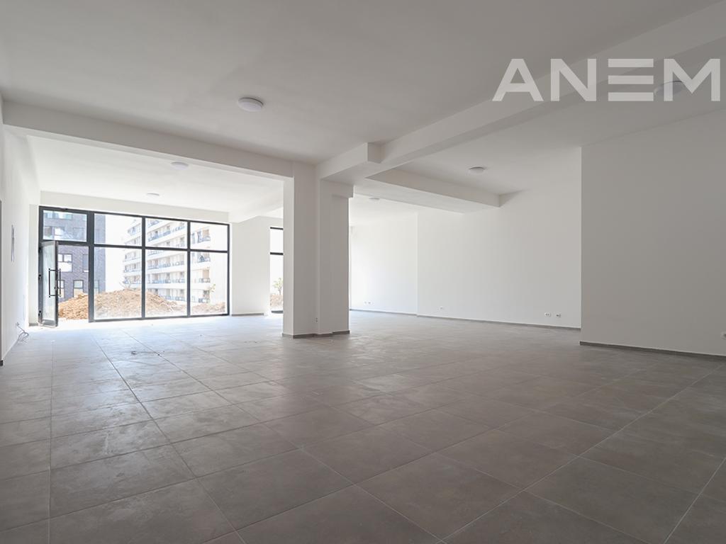 Lokal në shitje 246m² në Rrugën C
