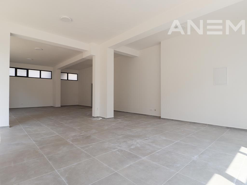 Lokal në shitje 246m² në Rrugën C