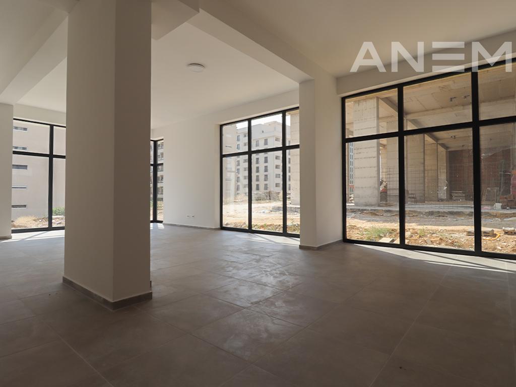 Lokal në shitje 246m² në Rrugën C