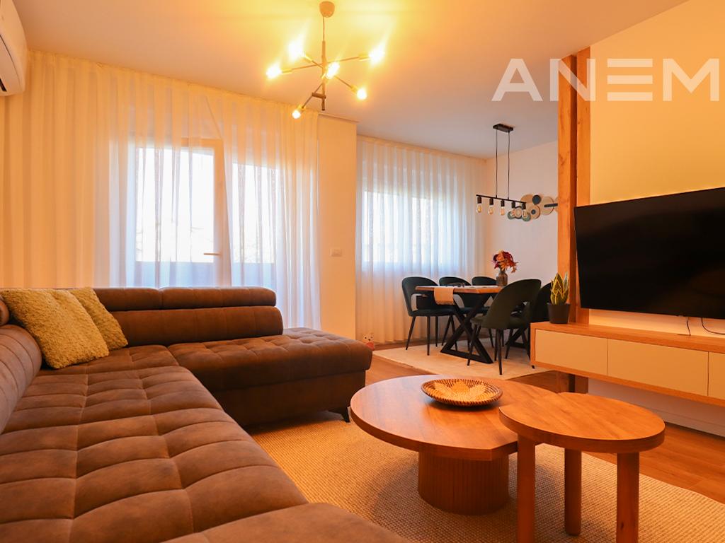 Banesë në shitje 87.7m²+17m² tarracë në Veternik
