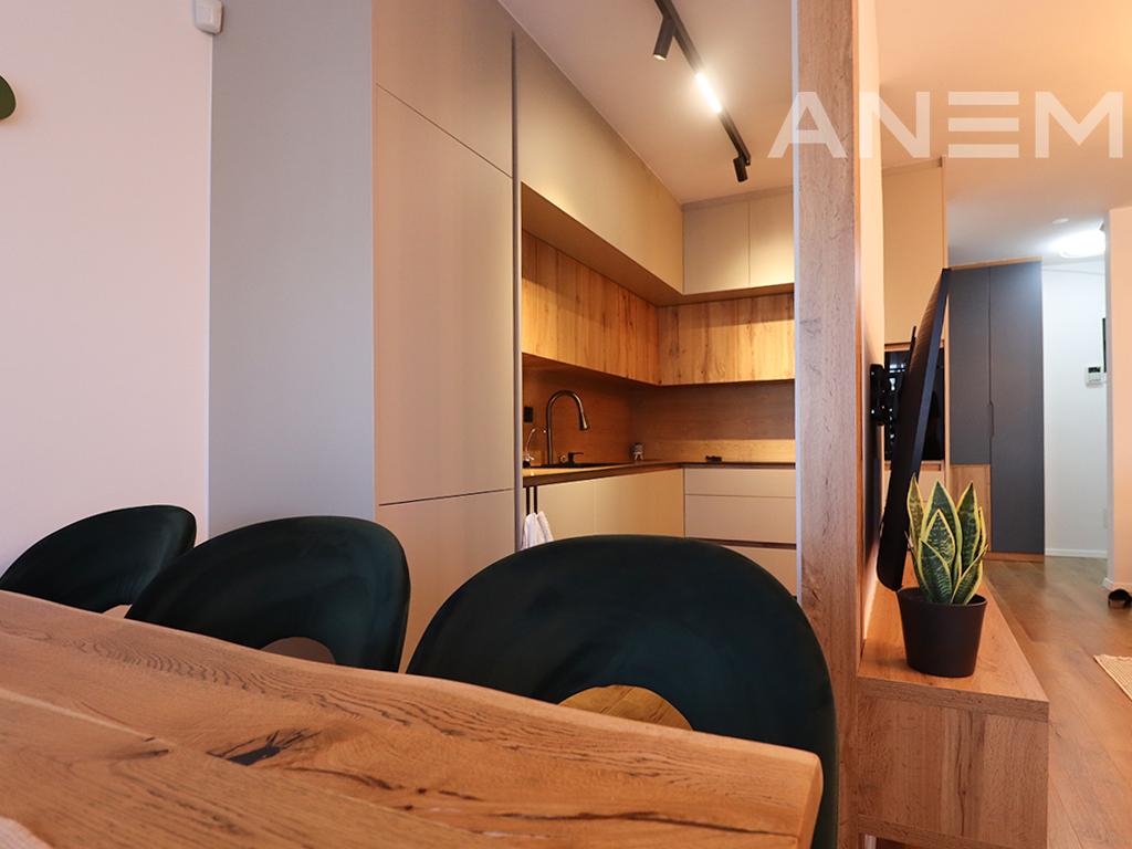 Banesë në shitje 87.7m²+17m² tarracë në Veternik