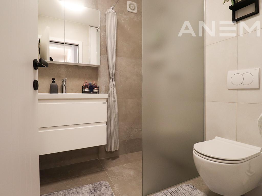 Banesë në shitje 87.7m²+17m² tarracë në Veternik