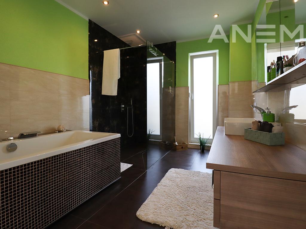 Shtëpi me qira 300m² në Veternik