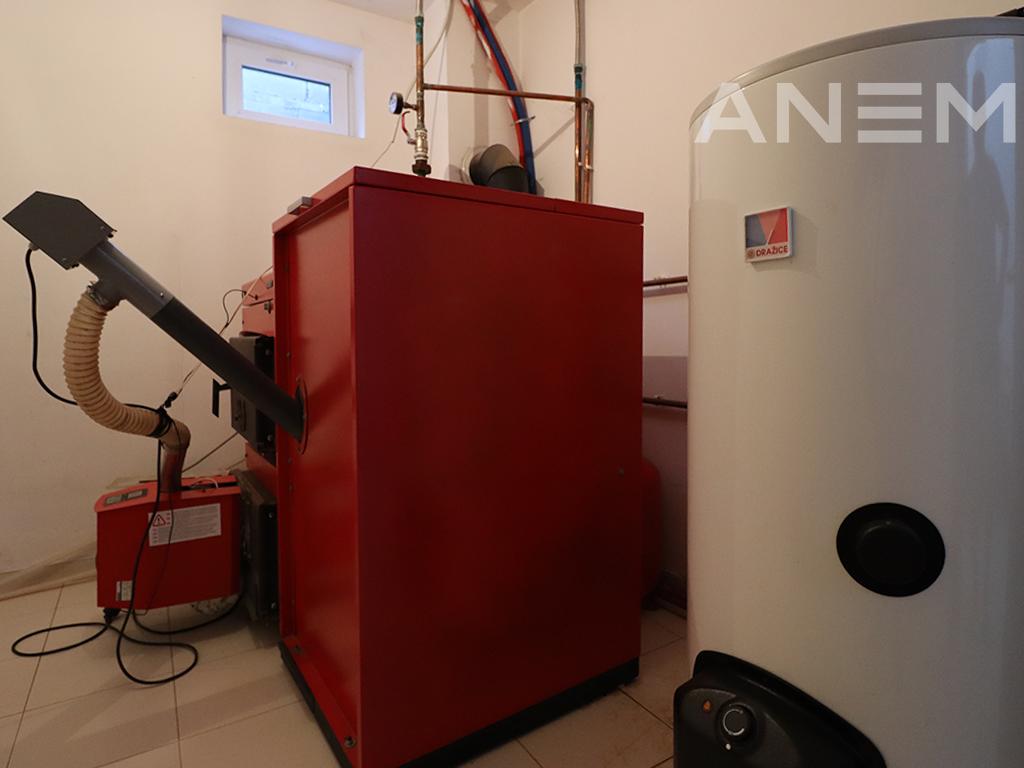 Shtëpi me qira 300m² në Veternik
