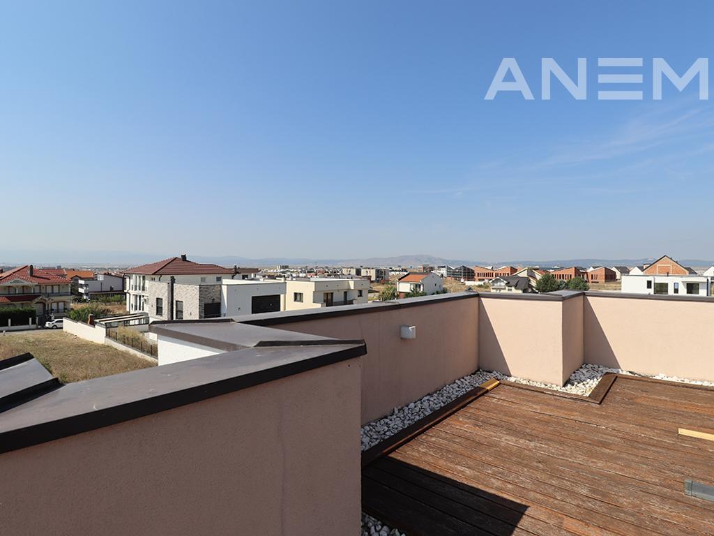 Shtëpi me qira 300m² në Veternik