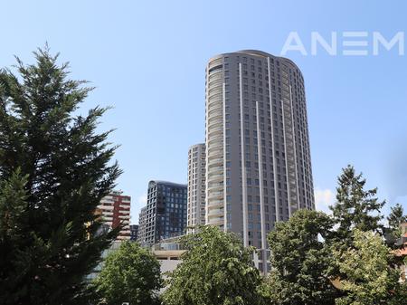 Banesë në shitje 215m² në Pejton