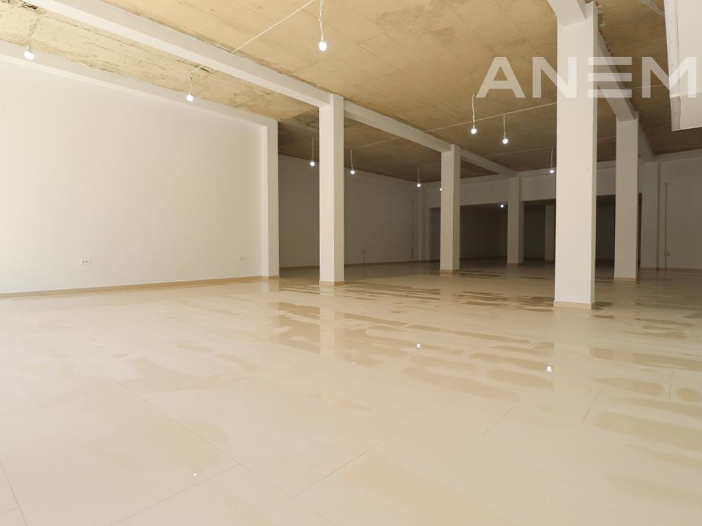 Objekt me qira 500m² në Taukbahçe