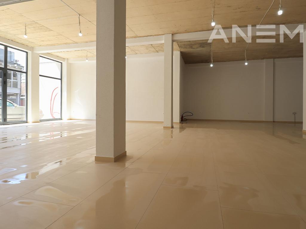 Objekt me qira 500m² në Taukbahçe