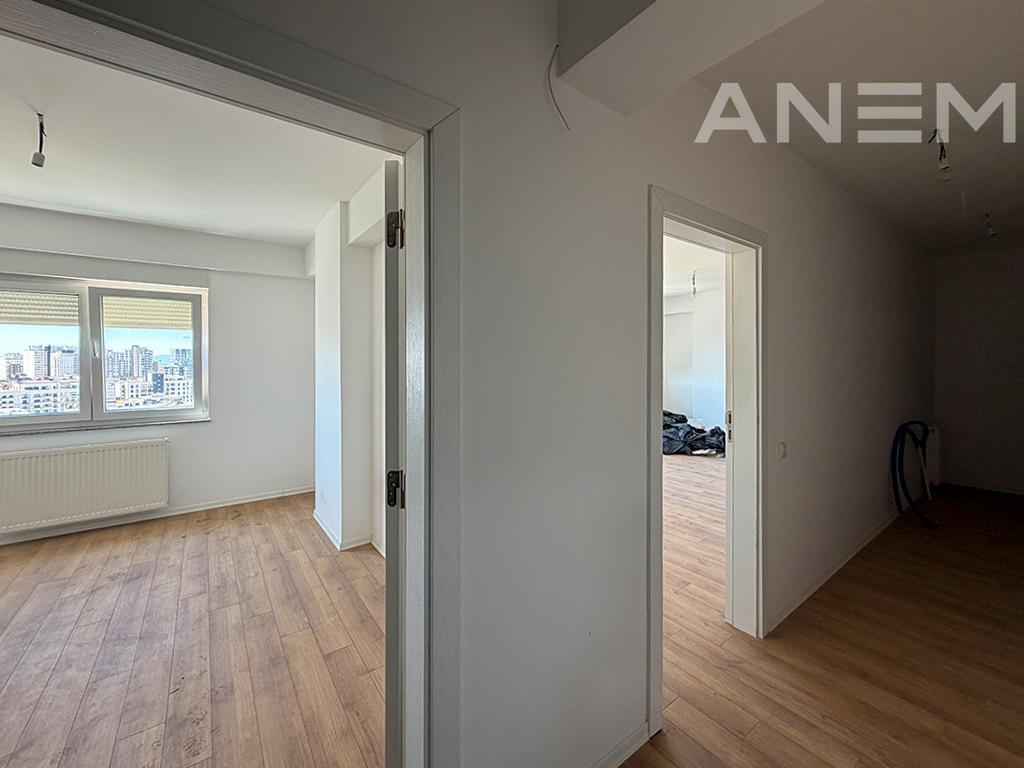 Zyre me qira 313m² në lagjen Mati 1