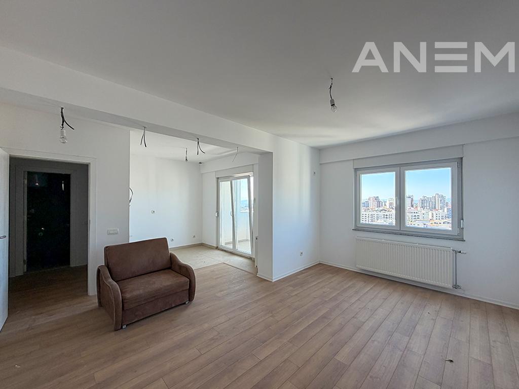 Zyre me qira 313m² në lagjen Mati 1