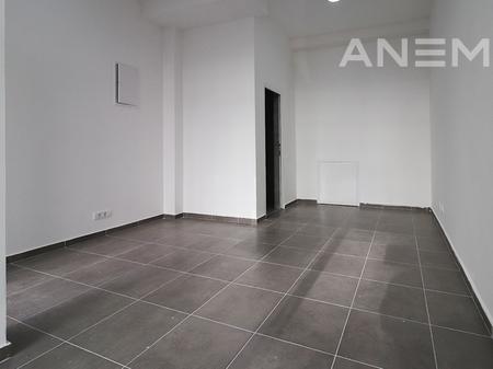 Lokal me qira me 1 hapësirë në Rrugen C