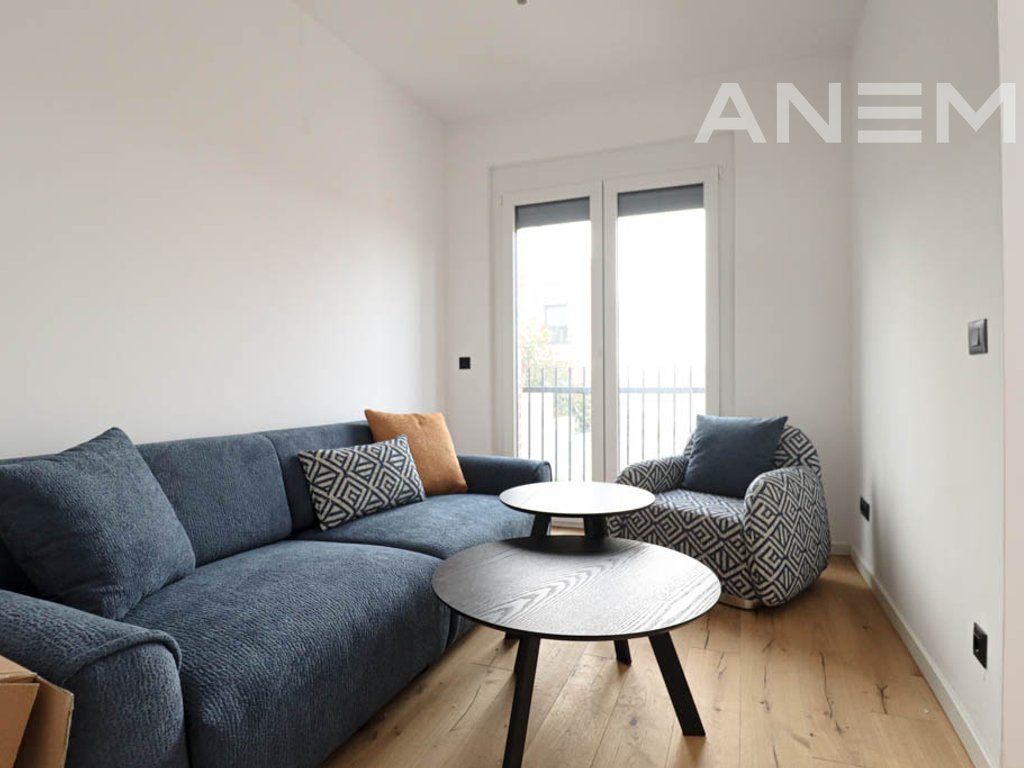 Shtëpi me qira me 4 dhoma gjumi në Marigona Hill