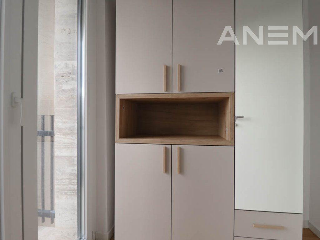 Shtëpi me qira me 4 dhoma gjumi në Marigona Hill