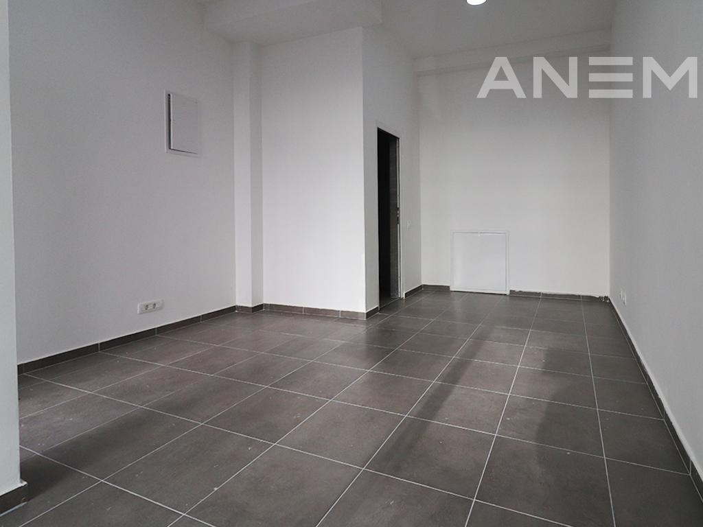 Lokal me qira me 1 hapësirë në Rrugen C