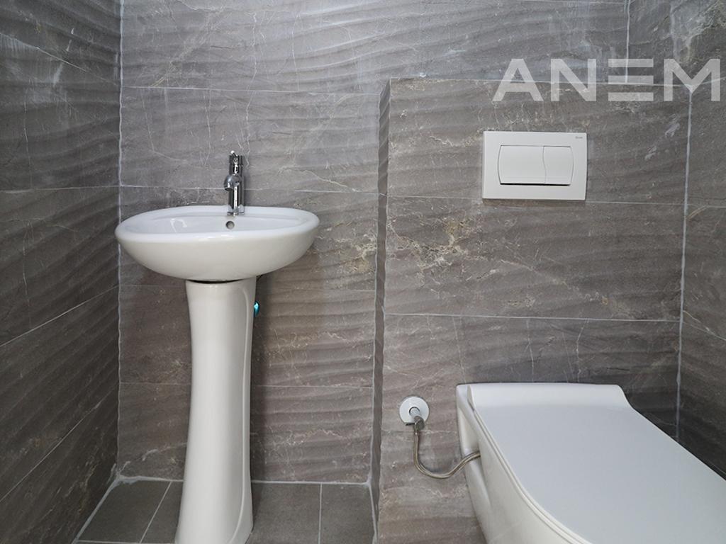 Lokal me qira me 1 hapësirë në Rrugen C