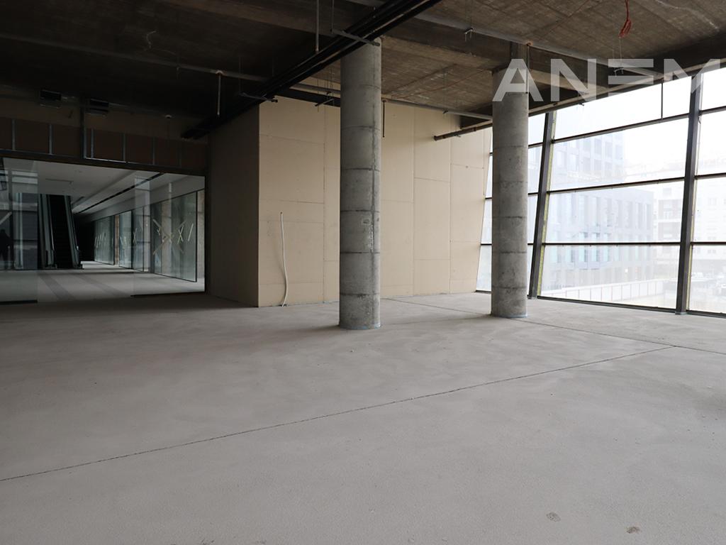 Zyre me qira me 1 hapësirë pune në Lakrishtë