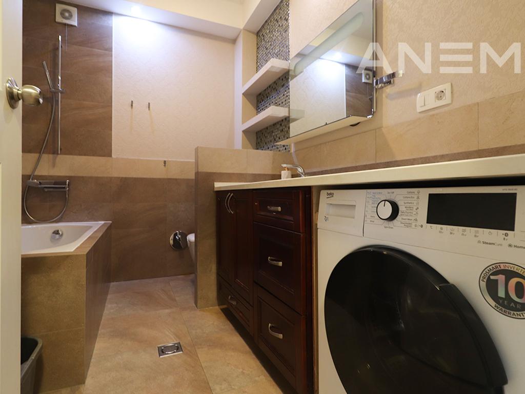 Shtëpi me qira me 4 dhoma gjumi në Fshatin Amerikan