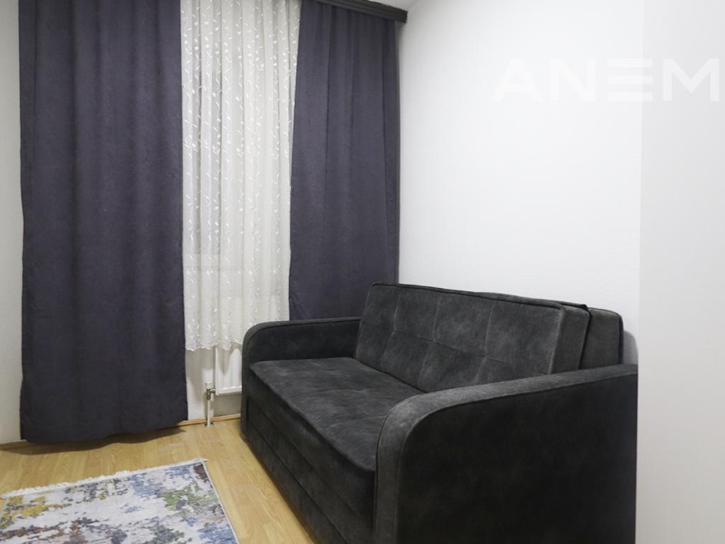 Banesë me qira me 3 dhoma gjumi në Qendër