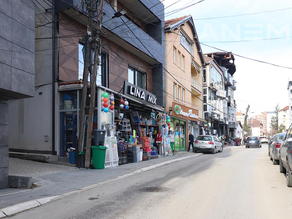 Objekt me qira 209.14m² në Breg të Diellit