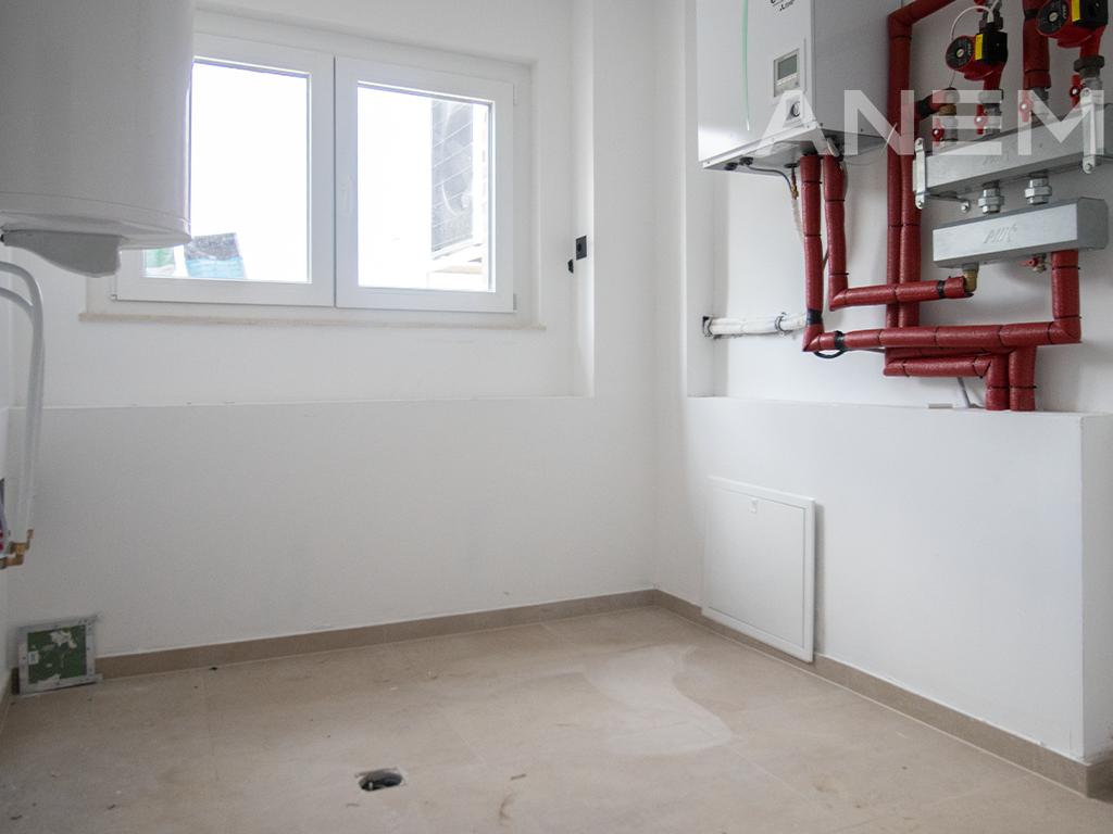 4-bedroom rental house in the Marigona Hill neighborhood