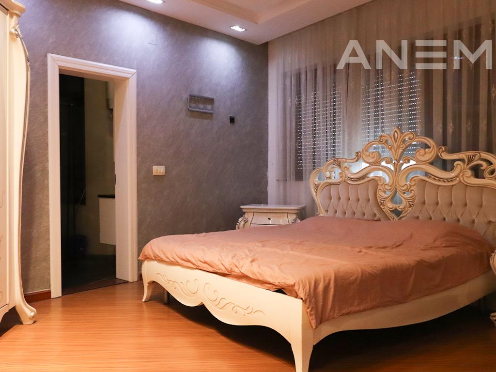 Shtëpi me qira 600m² në Veternik