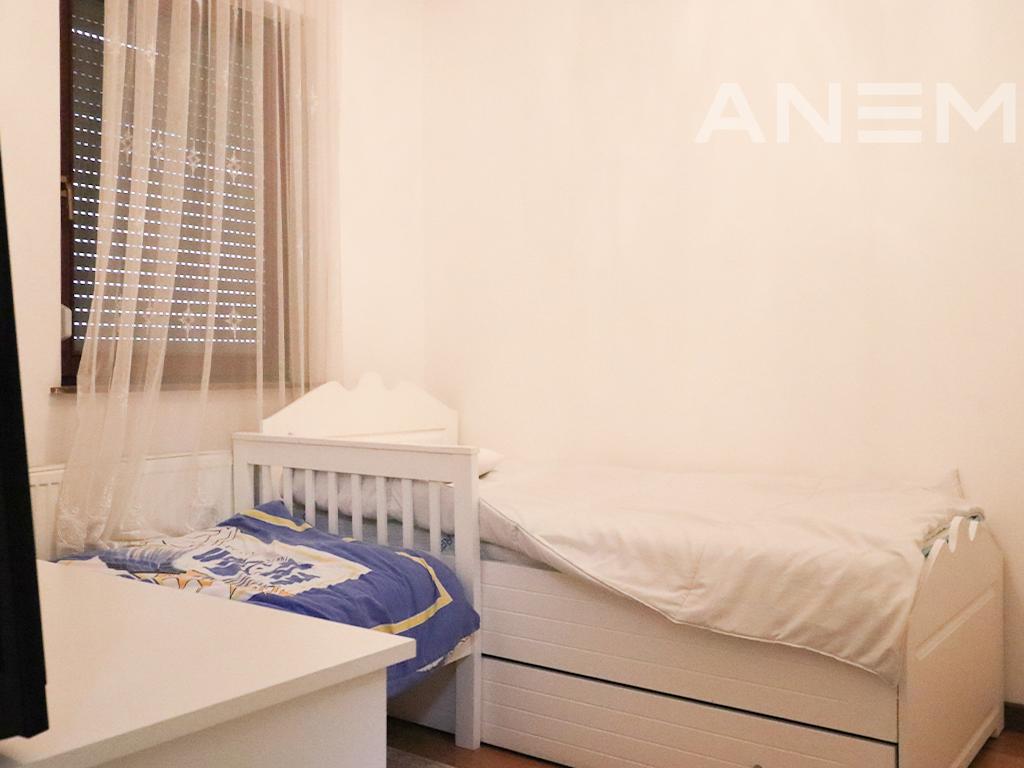 Shtëpi me qira 600m² në Veternik