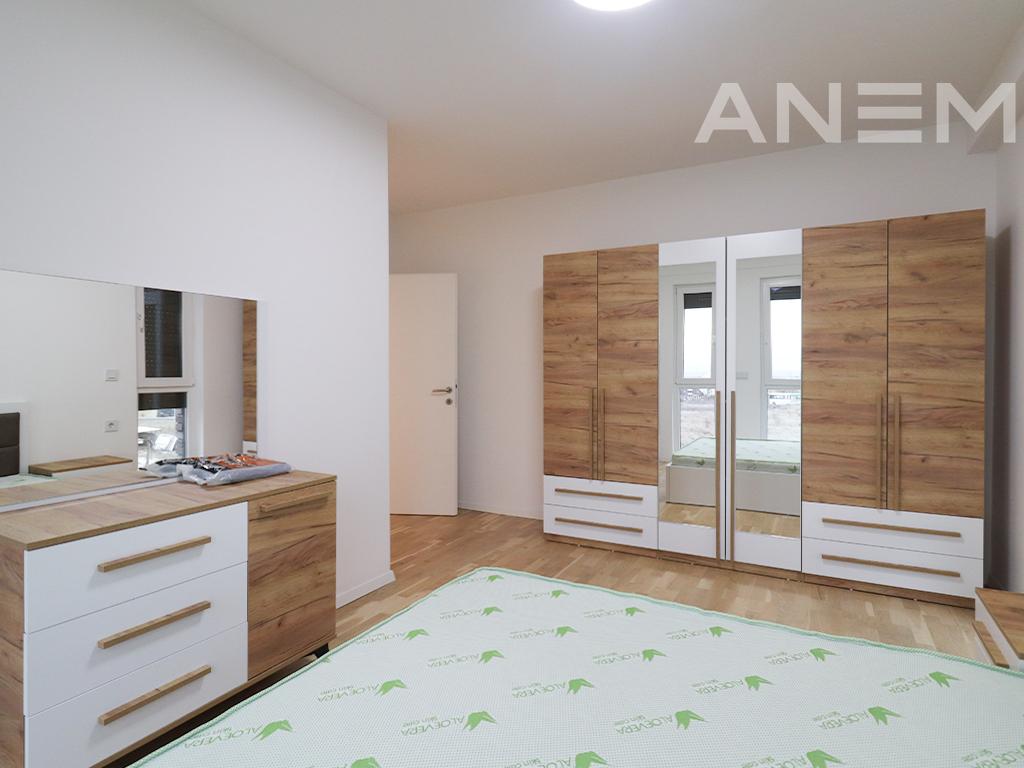 Banesë me qira me 3 dhoma gjumi në Kalabri