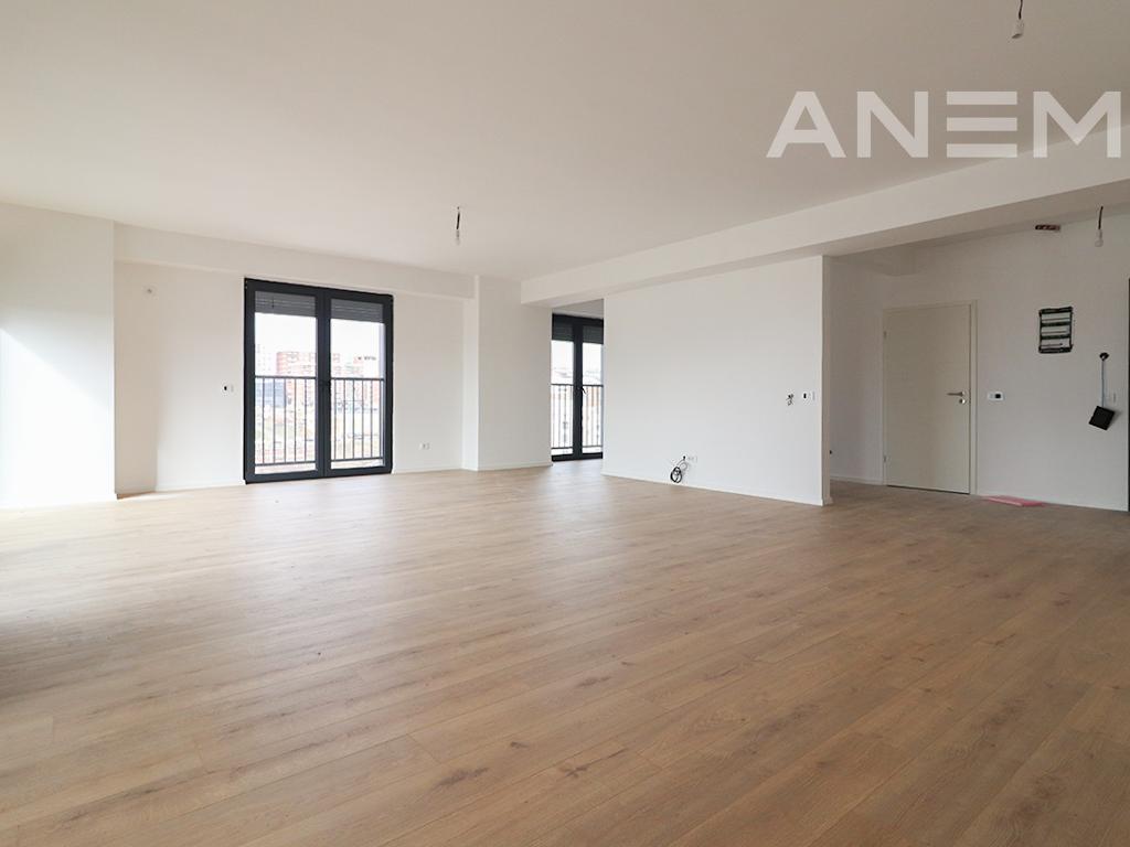 Duplex me qira me 3 dhoma gjumi në Lakrishtë