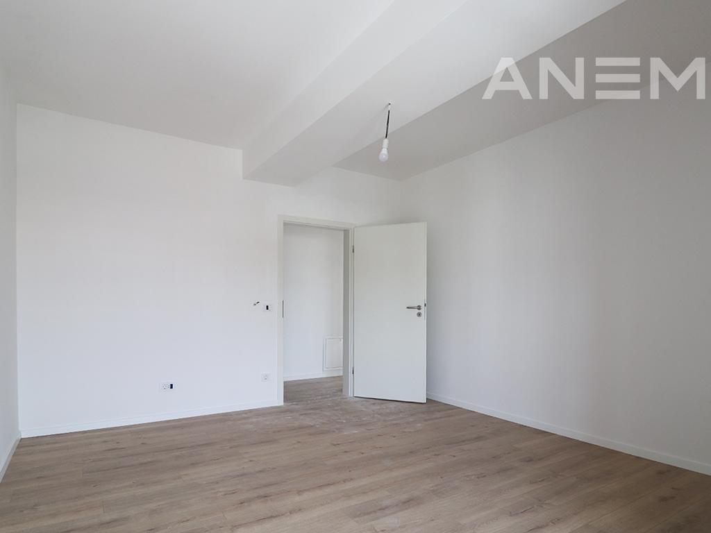 Duplex me qira me 3 dhoma gjumi në Lakrishtë