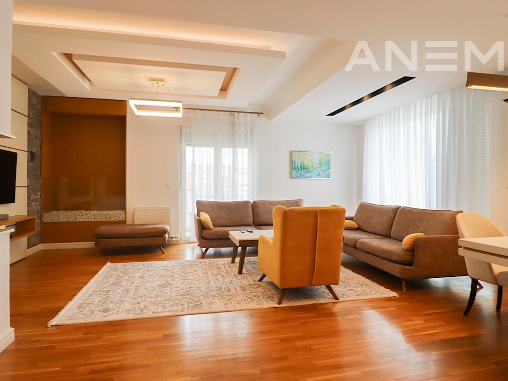 Penthouse me qira me 3 dhoma gjumi në Lagjen e Spitalit