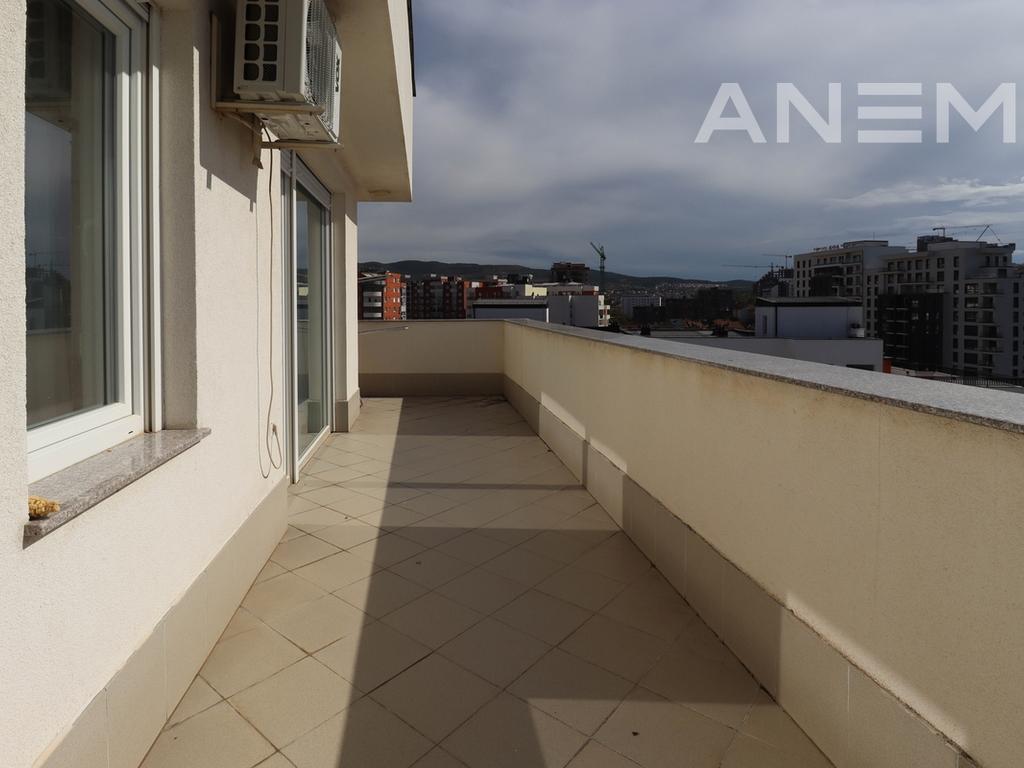 Penthouse me qira me 3 dhoma gjumi në Lagjen e Spitalit