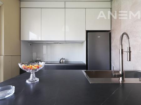 Duplex me qira me 2 dhoma gjumi në Bregun e Diellit