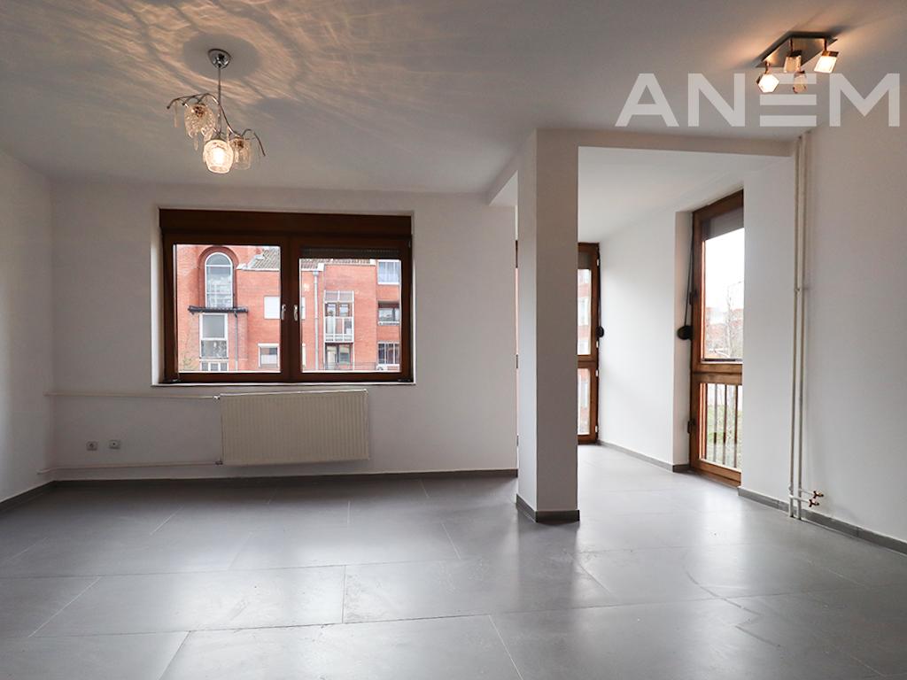 Zyre me qira me 1 hapësirë pune në Bregun e Diellit