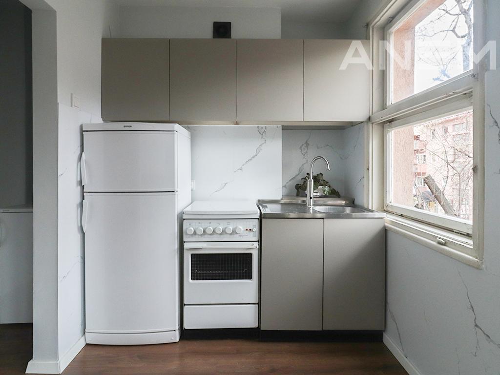 Banesë me qira me 3 dhoma gjumi në Qendër