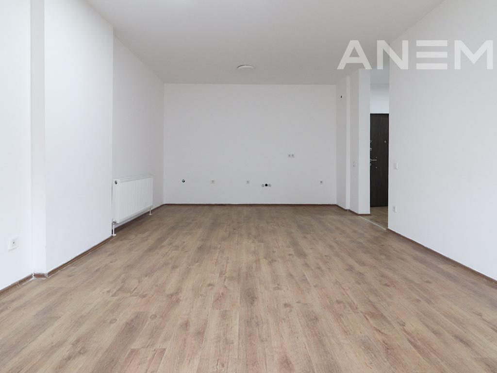 Zyre me qira me 3 hapësira pune te Qafa